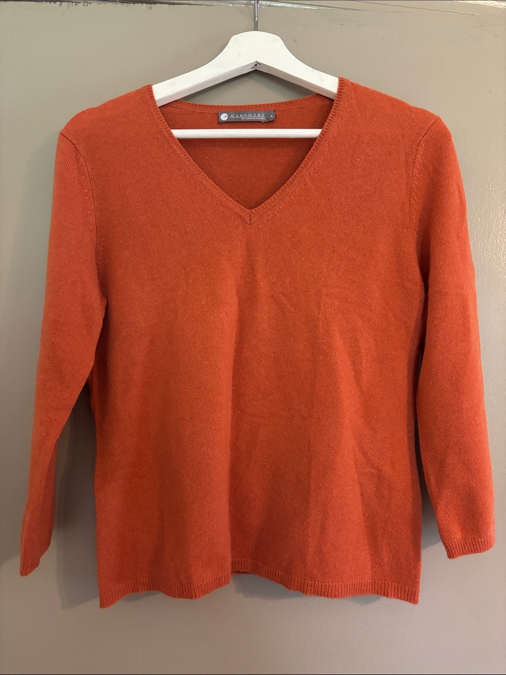 100% Cashmere V-Neck Sweater | Lightweight Soft Knit | Colourworks
